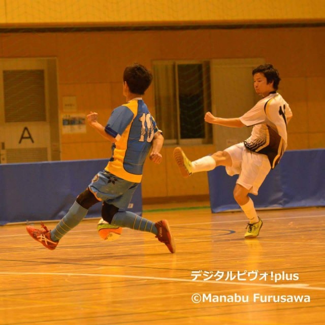 西村は右サイドから逆サイドへ落ち着いてゴールを決めた。